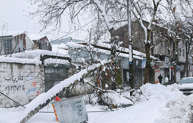 چگونه مسئولان استان اردبیل می‌توانند بارش‌های سنگین‌تر برف را مدیریت کنند اما مسئولان استان ما نه؟!