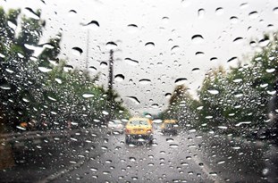 وقوع رعد و برق و بارش پراکنده باران در گیلان