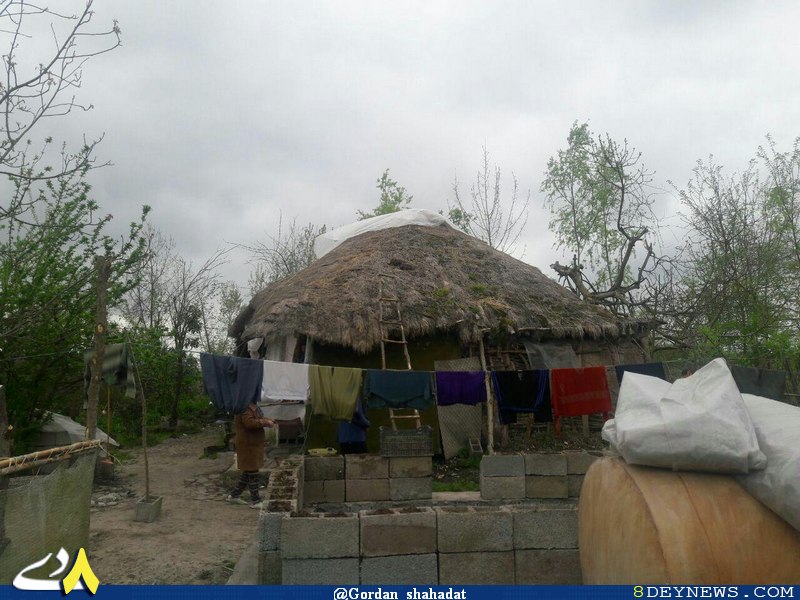اینجا منطقه محروم نیست! / تصویری تأسف بار از منزل مسکونی دو خانواده شهید در رشت