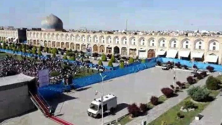 فیلم/ میدان نیمه خالی اصفهان در سخنرانی روحانی