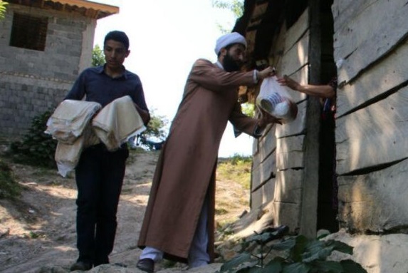 توزیع ۲۲۰ بسته غذایی و ۳۵ هزار قرص نان توسط گروه های مردمی در لنگرود