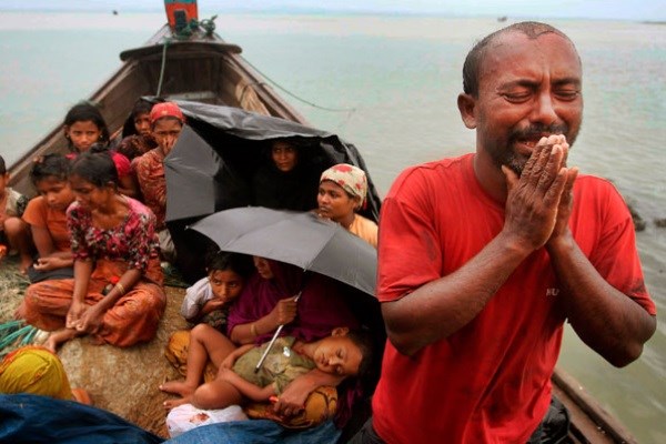 ایندیپندنت گزارش داد؛ کودکان روهینگیا زنده زنده سوزانده و سر بریده شده‌اند