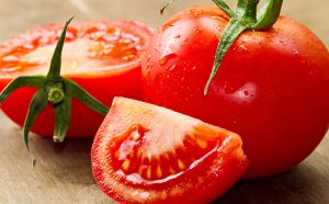 آیا رگه‌های سفید گوجه فرنگی مضر است؟