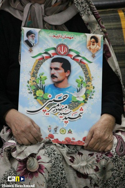 کلیپ لحظه اعلام خبر شناسایی پیکر شهید میرحسینی به مادر پس از ۳۰ سال