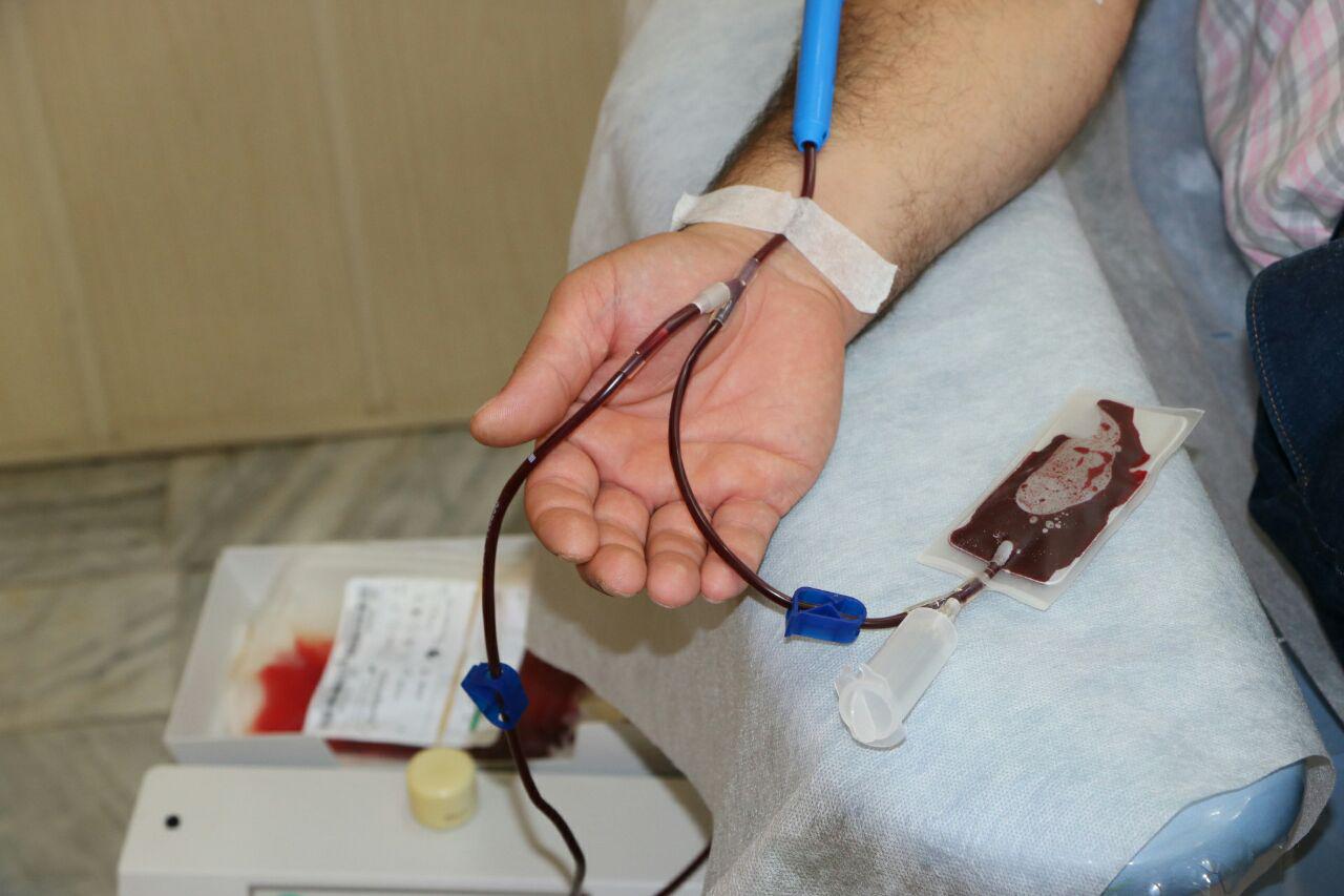 داوطلبان رودسری اهدای خون به زلزله زدگان کرمانشاه+تصاویر