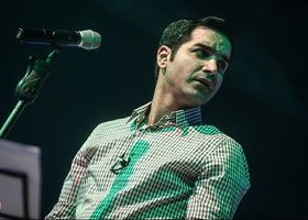 خواننده ایرانی از دام کرکس‌ها گریخت
