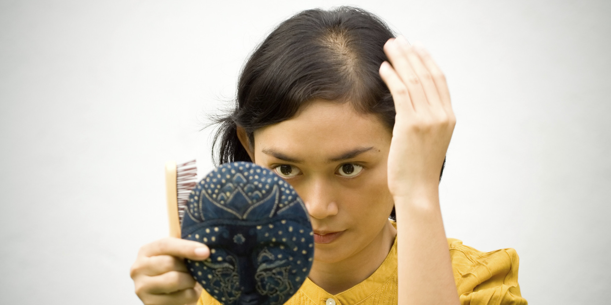 درمان ریزش موی جلوی سر دربانوان با استفاده از خوراکی‌های طبیعی