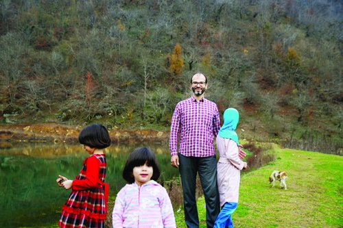 مهاجرت پدری ۴۰ ساله با ۶ بچه به روستایی در گیلان