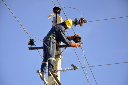 نرخ برق دستگاه‌های دولتی افزایش یافت