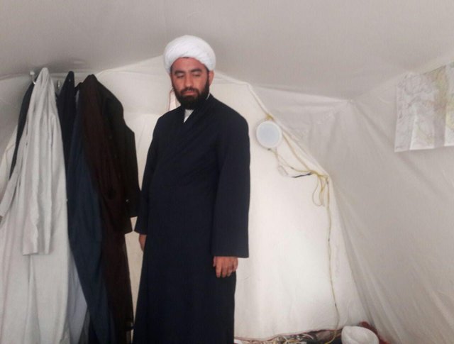 امام جمعه‌ای که در چادر زندگی می‌کند + عکس
