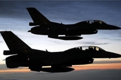 نیروی هوایی عراق پایگاه‌های داعش در سوریه را هدف قرار داد