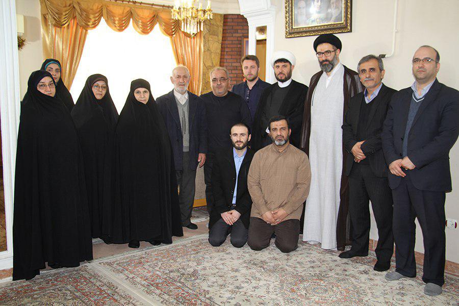 دیدار مسئولین دانشگاه آزاد اسلامی واحد رشت با خانواده شهید محمد اسماعیل زورمند
