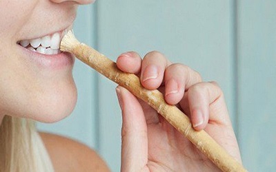 مهم ترین خواص درخت مسواک بر روی سلامت دهان