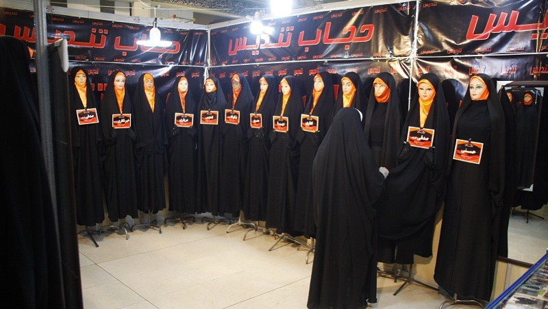اجرای طرح ملی نذر حجاب «فردوس» در رشت/ تعویض چادر کهنه با چادر نو