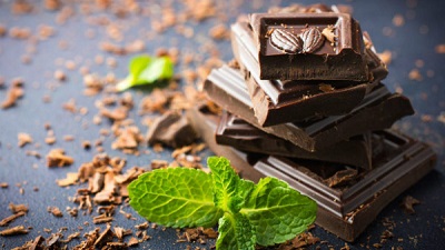مصرف شکلات تلخ استرس را کاهش داده و شما را باهوش تر می کند