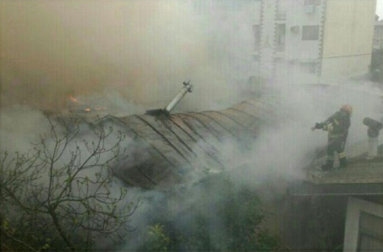 آتش سوزی گسترده در محله دیانتی رشت + عکس