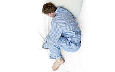 بهترین مدل خوابیدن برای رفع کمر درد چیست؟