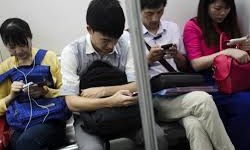 «چین» رتبه اول استفاده از اینترنت در جهان/ گوشی هوشمند اولویت چینی‌ها در زندگی