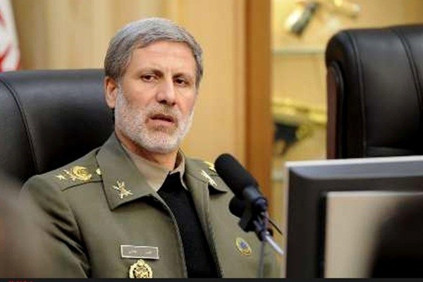 وزیر دفاع: کسی جرات نگاه نامناسب به جمهوری اسلامی ایران را ندارد