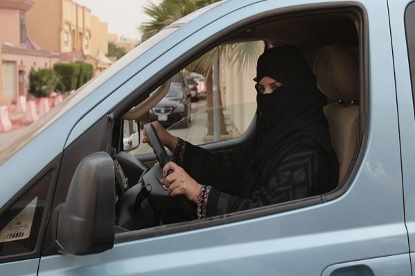 آغاز اجرای لغو ممنوعیت رانندگی زنان در عربستان
