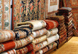 قیمت انواع فرش‌های دستبافت یک تا سه متری در بازار