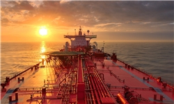 احتمال کاهش ۵۰۰ هزار بشکه صادرات نفت ایران با شروع تحریم‌ها