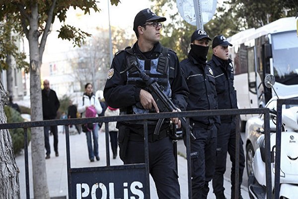 ۴۳ مظنون به همکاری با تروریست‌های داعش در ترکیه بازداشت شدند