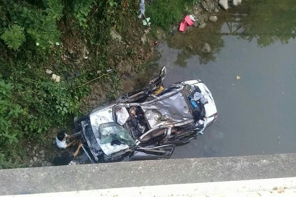 سقوط خودرو به داخل رودخانه در رودسر/۳ نفر جان باختند