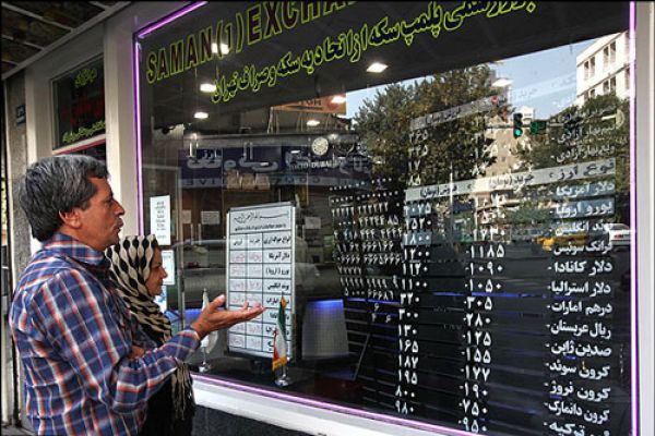 دولت چگونه در دام تصمیمات غلط ارزی افتاد؟/ بزنگاه تاریخی تعیین مسیر اقتصاد ایران