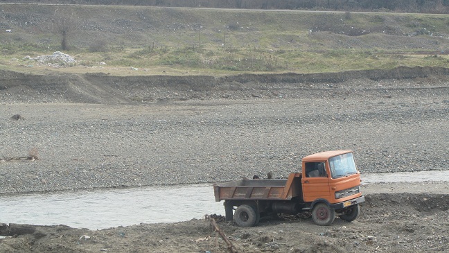 تخریب مصب رودخانه‌های گیلان بر اثر برداشت بی رویه شن و ماسه