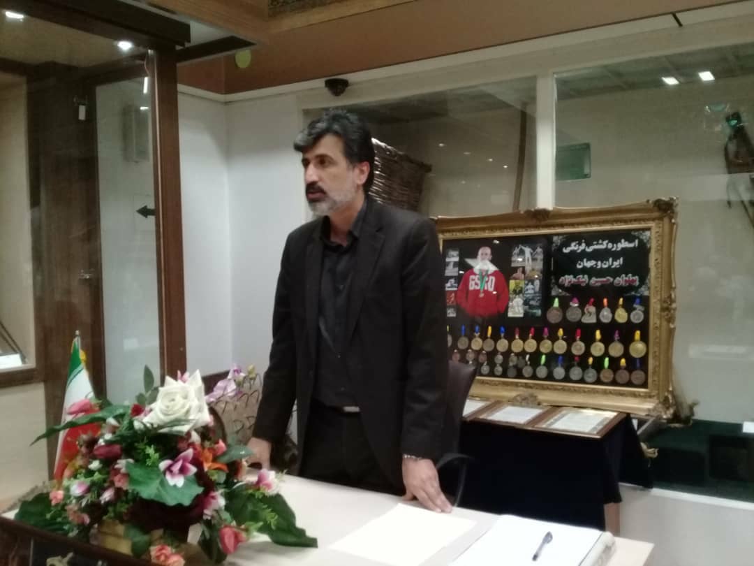 اهدای مدال‌های اسطوره کشتی فرنگی ایران و جهان به موزه رشت