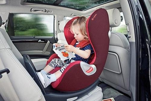 استانداردهای استفاده از صندلی‌ کودک در خودرو