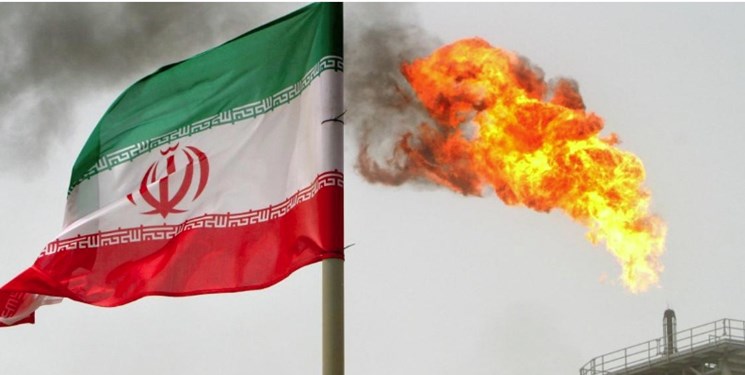 دولت ترامپ فعالانه صدور معافیت از تحریم‌های نفت ایران را بررسی می‌کند