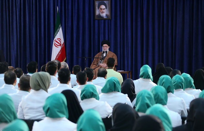امام‌خامنه‌ای: پرچم‌داری بانوی چادری کاروان ایران قدرت‌نمایی فرهنگی بود