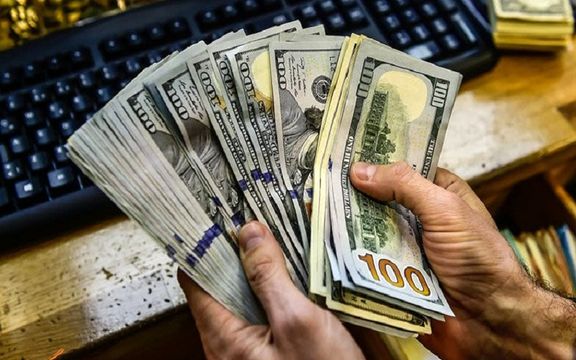 فروش دلار به عراقی‌های عازم ایران ممنوع شد