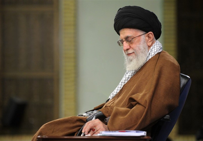 امام خامنه‌ای: اقامه نماز در مدارس برترین تضمین سلامتی جامعه است