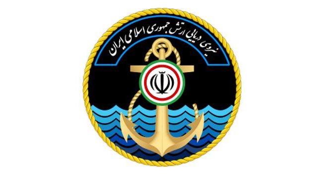 کشتی تجاری ایرانی در حال غرق شدن