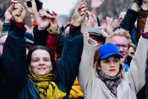 واکنش سلبریتی‌های فرانسوی به جنبش جلیقه‌زردها+ تصاویر