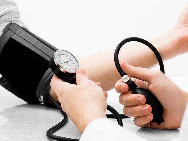 ۸ توصیه ساده برای کاهش فشار خون
