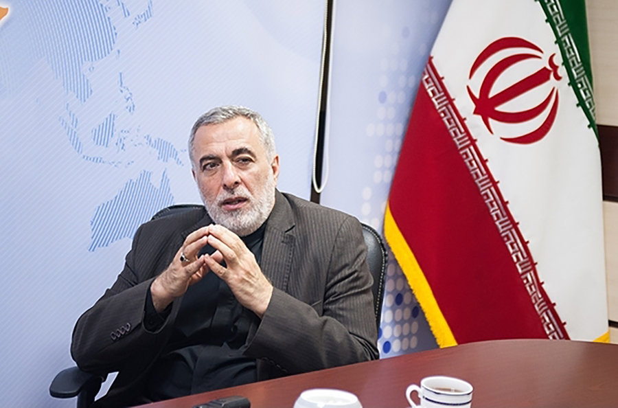 ایران در مقابل ساختار استکباری که آمریکا می خواهد بر دنیا حاکم کند ایستاده است