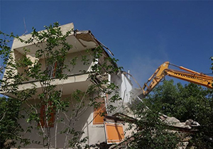 خانه‌های غیر مجاز در تالش تخریب شد