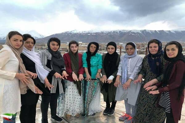 دختران شین‌آبادی با وعده مسئولان بزرگ شدند! +عکس
