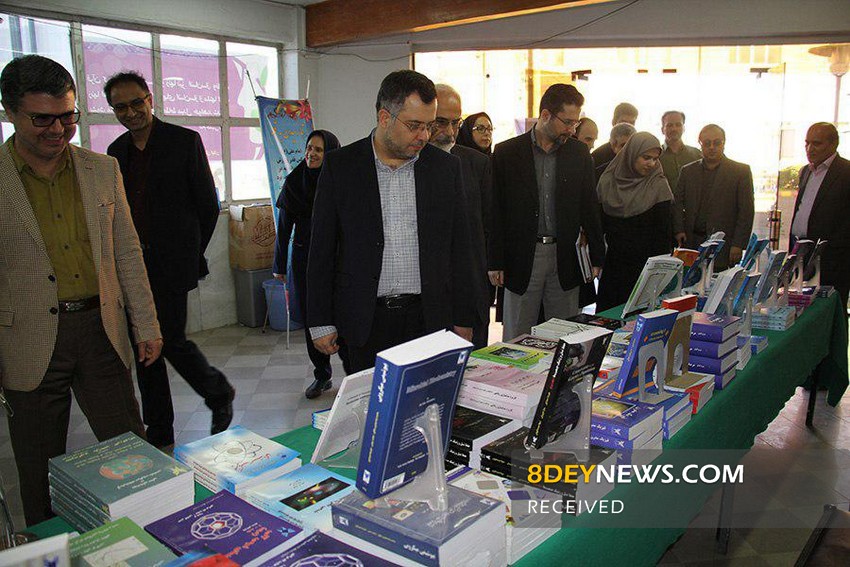 افتتاح نمایشگاه کتاب هفته پژوهش در دانشگاه آزاد اسلامی واحد رشت