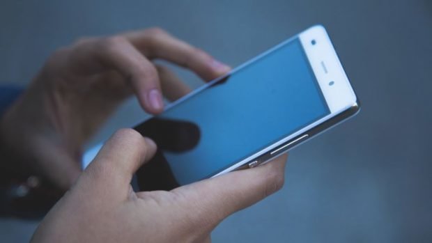 آیا تلفن همراه واقعا برای چشم ضرر دارد؟