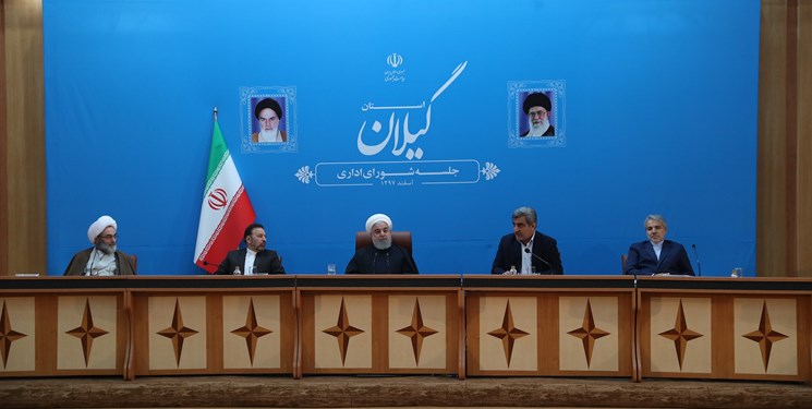 دفتر ریاست جمهوری پرتاب لنگه کفش به سمت روحانی را تکذیب کرد