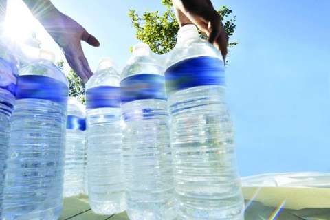 خنک و گوارا اما سرطان زا؛ خطرات استفاده از آب معدنی‌های آفتاب دیده