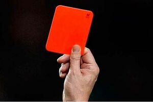 نشان دادن کارت زرد یا قرمز به مربی و مسئولین تیم‌ها