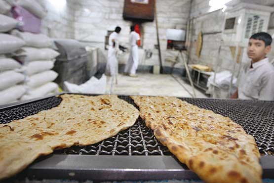 برخورد با افزایش قیمت نان سنتی/ سهمیه آرد نانوایان متخلف قطع می شود