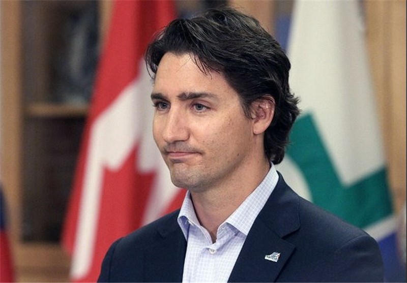 جوراب‌ های نخست‌ وزیر کانادا سوژه رسانه ها شد +عکس