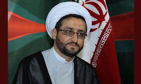 یک “فومنی” در حوزه انتخابیه تهران کاندیدا شد